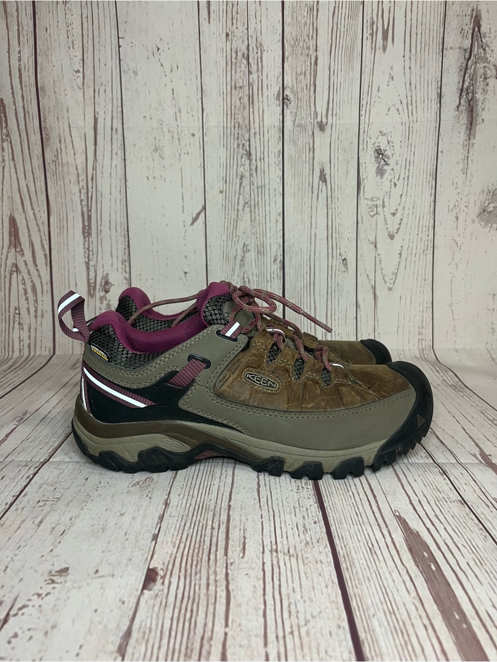 Keen Targhee III WP Brown Pink Waterproof Leather Hiking Shoes Size 8 Women’s